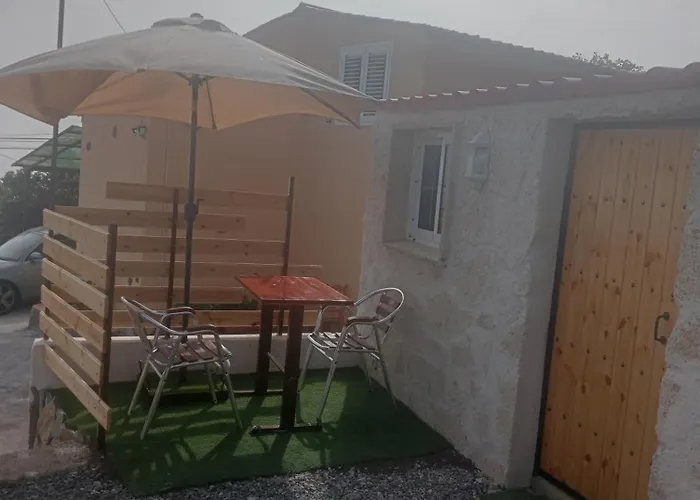 Casa Cueva Y Casita Rural El Perucho Tatil Evi