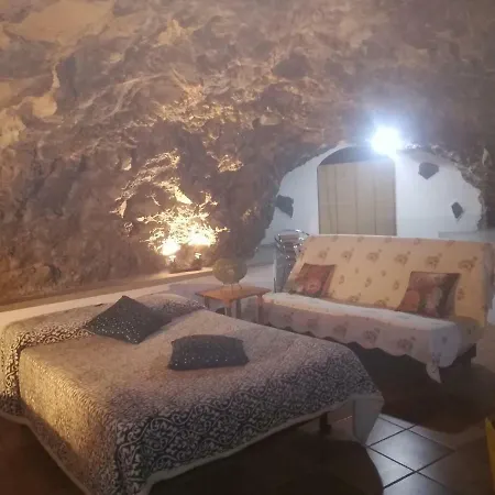 Nyaraló Casa Cueva Y Casita Rural El Perucho *