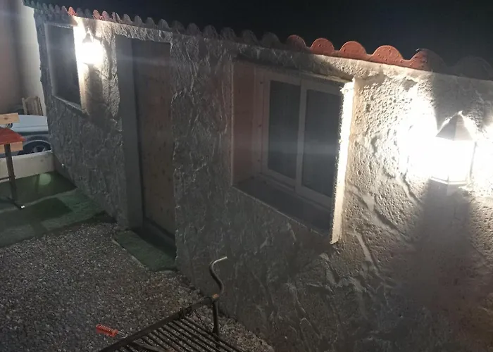 Casa Cueva Y Casita Rural El Perucho * グイマー