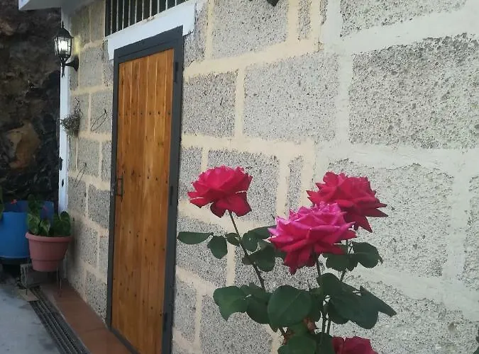 Casa Cueva Y Casita Rural El Perucho * グイマー