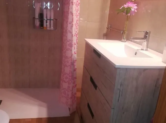 Casa Cueva Y Casita Rural El Perucho * グイマー